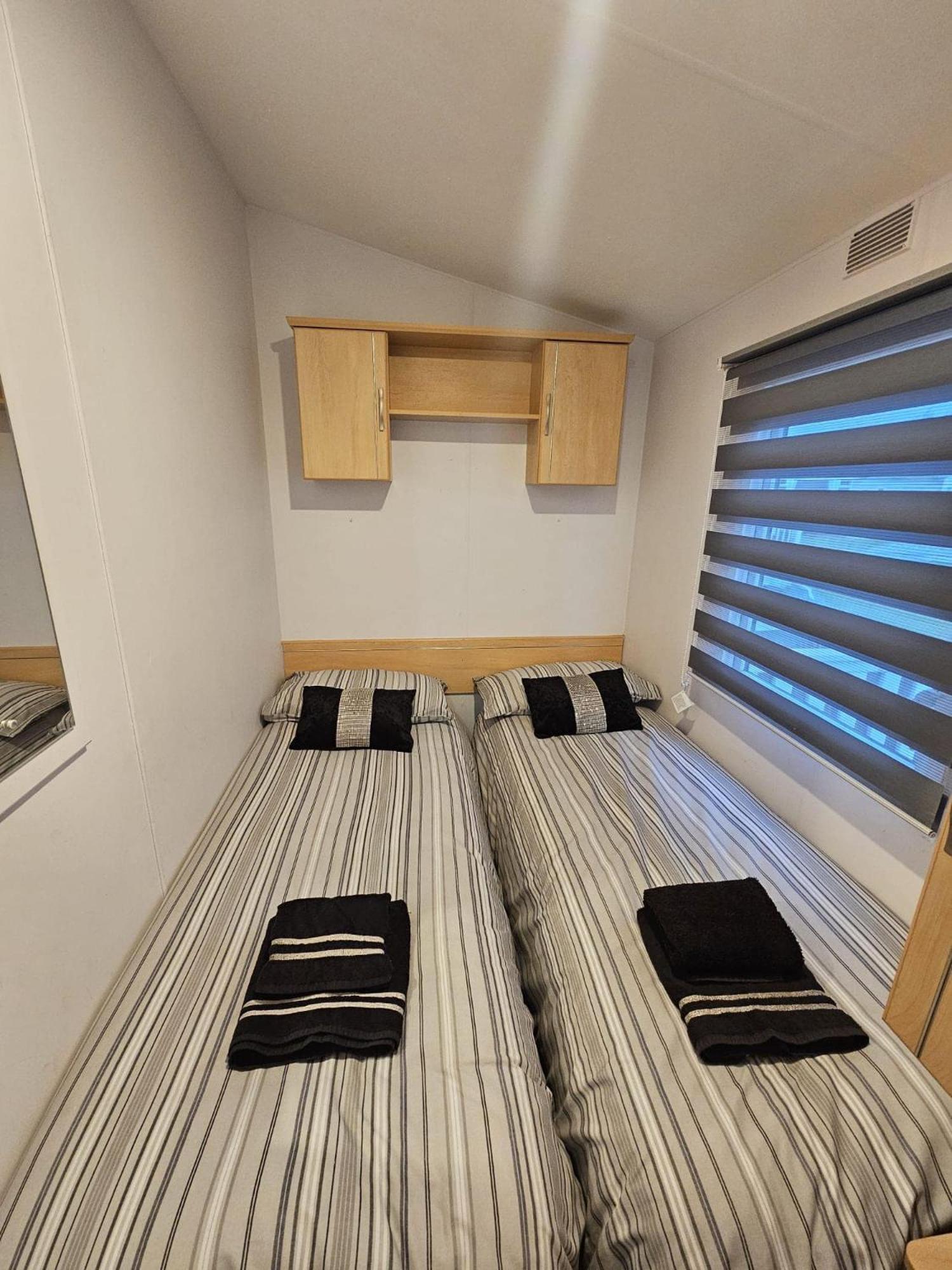 Tattershall Lakes Hot Tub Lodge Breaks Eksteriør bilde