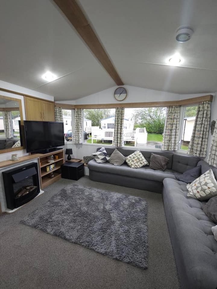 Tattershall Lakes Hot Tub Lodge Breaks Eksteriør bilde